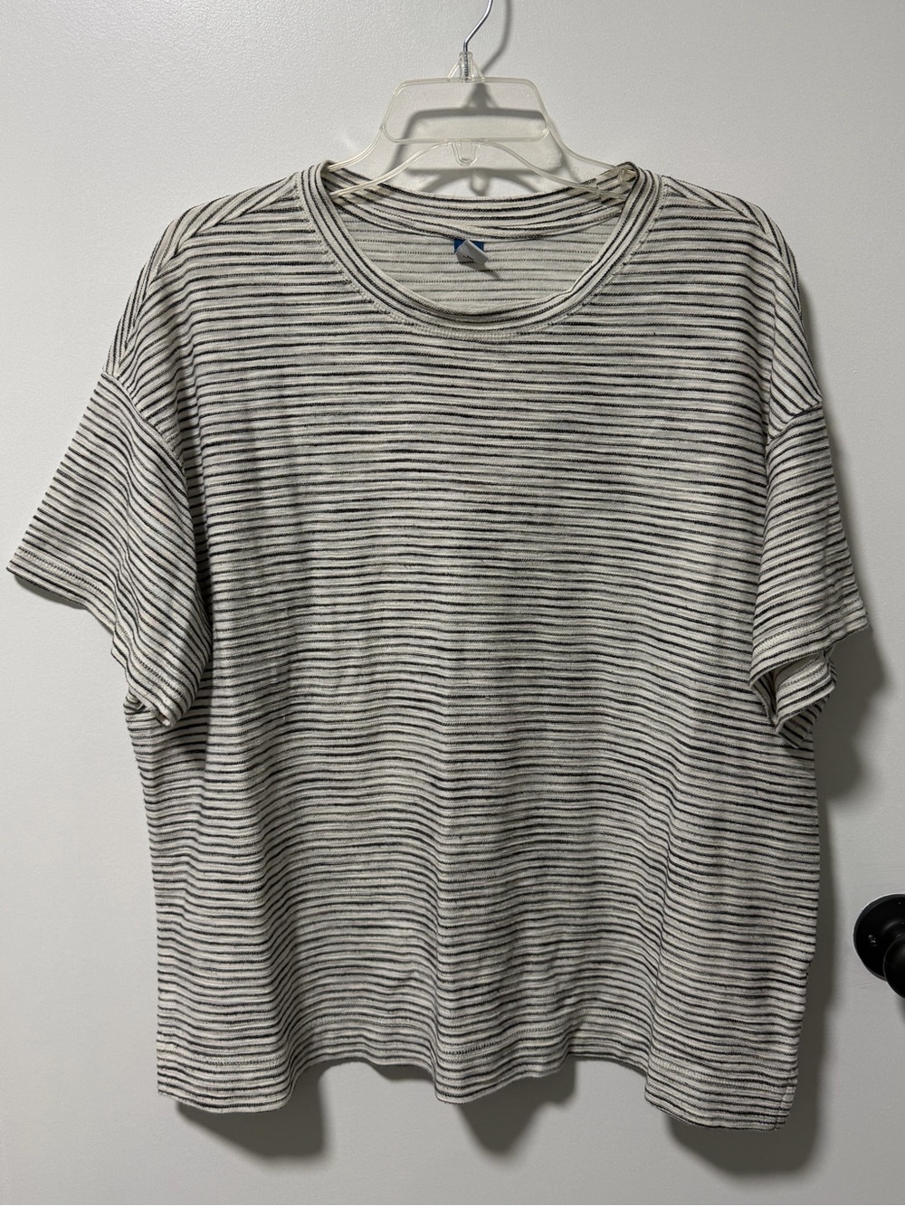 Old Navy Textured Short Sleeve Tee | Stripes | Size XL